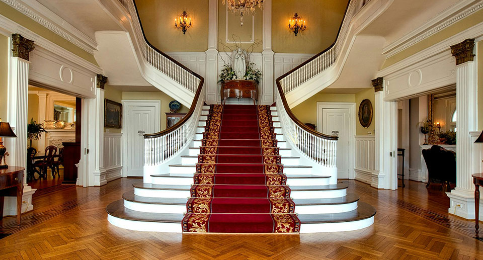 Devenir agent immobilier de luxe : réussir en 2026.