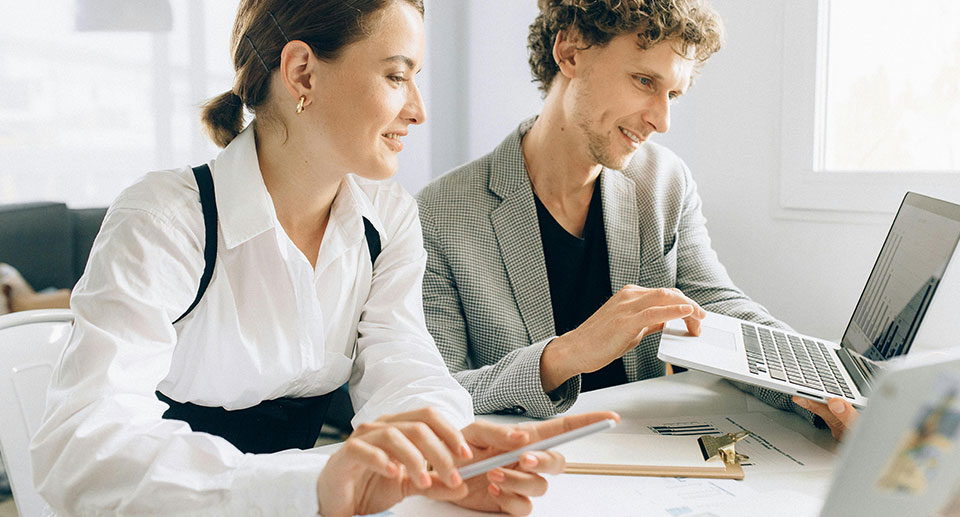 MLM et système pyramidal : ce qu’il faut savoir avant de se lancer dans l'immobilier.